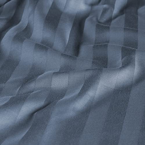 Mako-Satin-Bettwäsche im Bild: Pure Label Mako Satin Damast Streifen Bettwäsche
