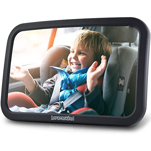 Tipps für entspannteres Autofahren mit Baby: Spiegel anbringen