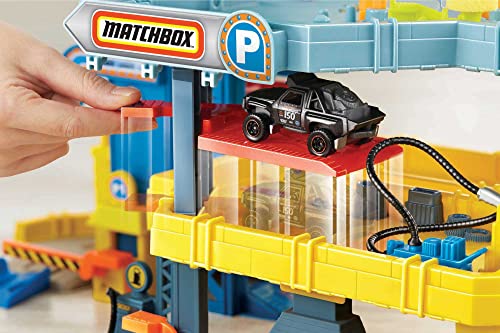 Spielzeug Parkhaus im Bild: Matchbox Autocenter - 4-stöckiges Autocenter mit Rampenteil