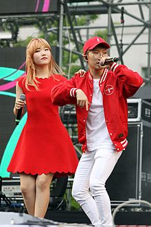 AKMU