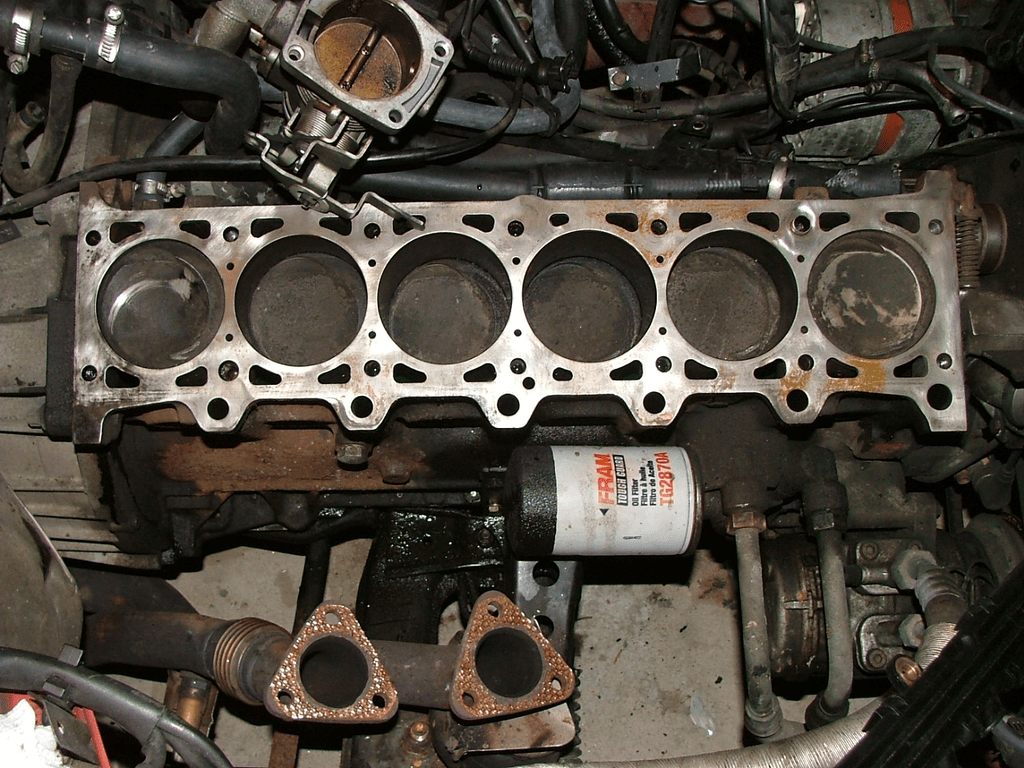 Inline six-cylinder engine