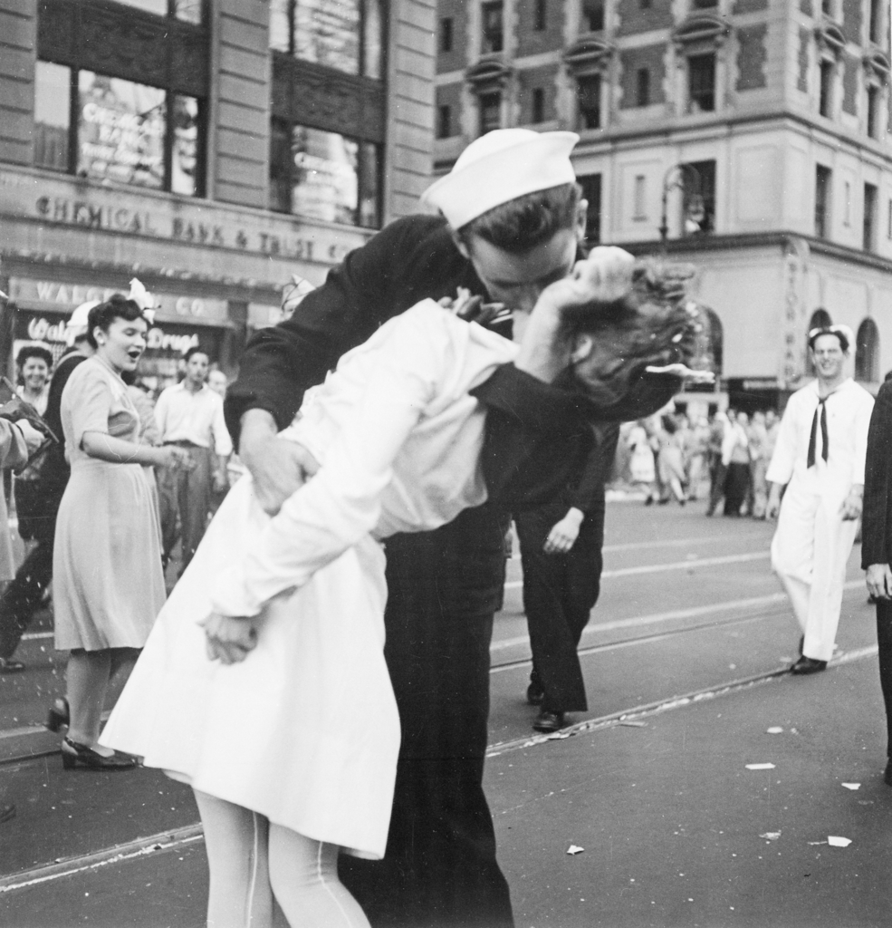 "The Kiss" by Alfred Eisenstaedt